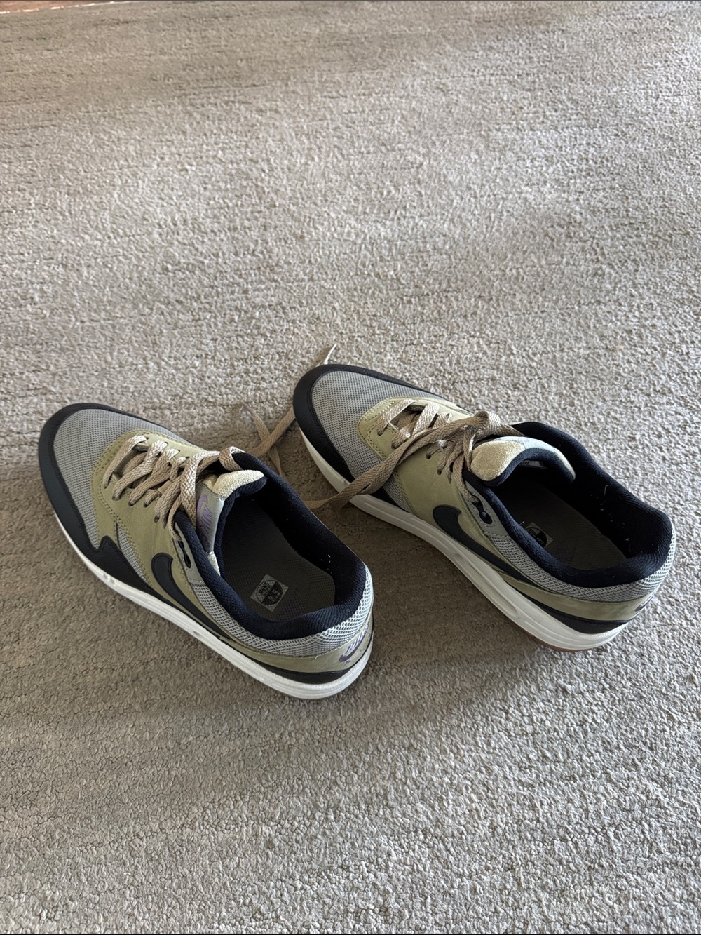 Nike Men’s Olive Green and Black Low-Top Sneakers with Navy Accents